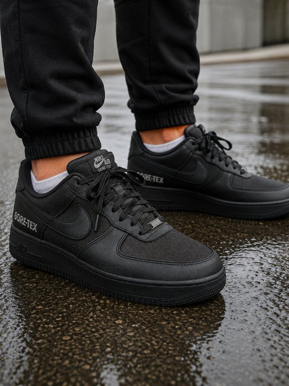 Nike Air Force 1 GTX GORE-TEX Men’s Black Waterproof Shoes Size 11